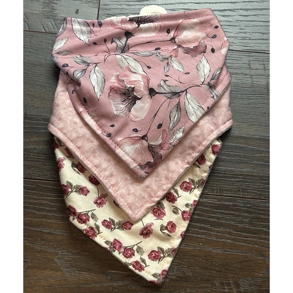 3 Pack Bandana Style Baby‎ Bibs NWOT Pink Floral